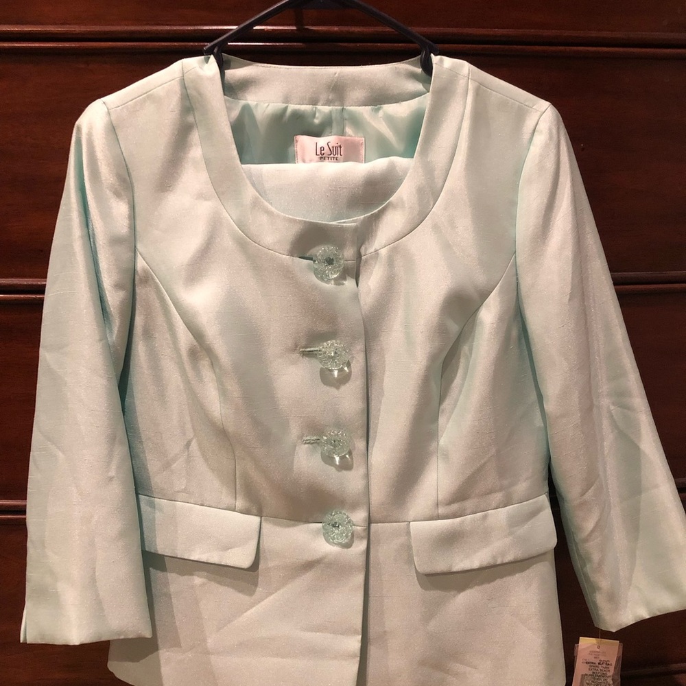 Le Suit 4P Mint NWT
